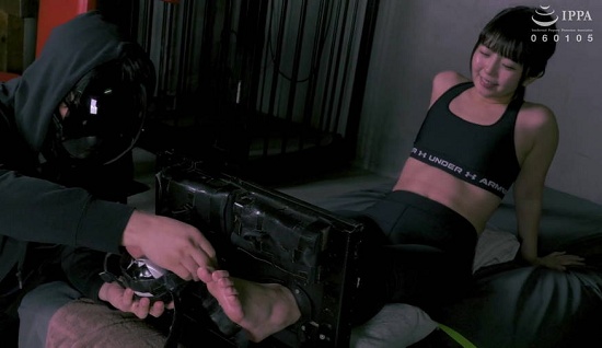 SHANGRILAくすぐり動画「足裏くすぐり感度UPショー泉りおん」